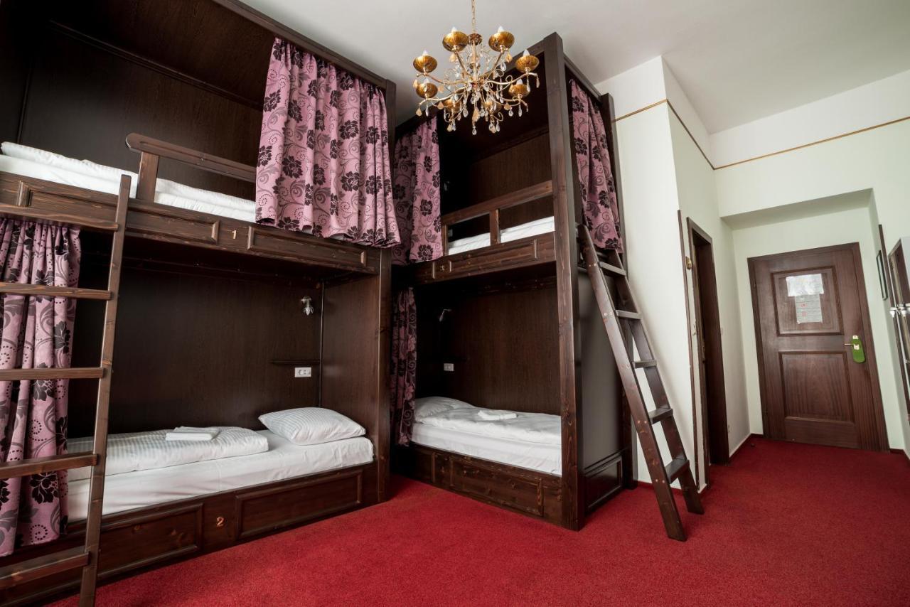 Bed 4-Bed Female Dormitory Room