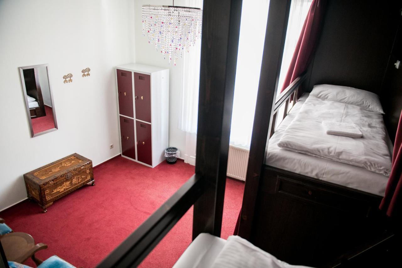 Bed 4-Bed Dormitory Room