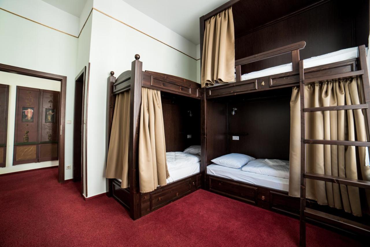 Bunk Bed Mixed Dormitory Room